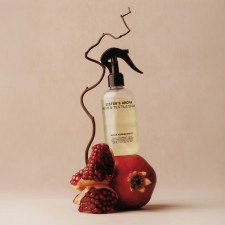 SISTERS AROMA Room & Fabric Spray Black Pomegranate, 230 ml